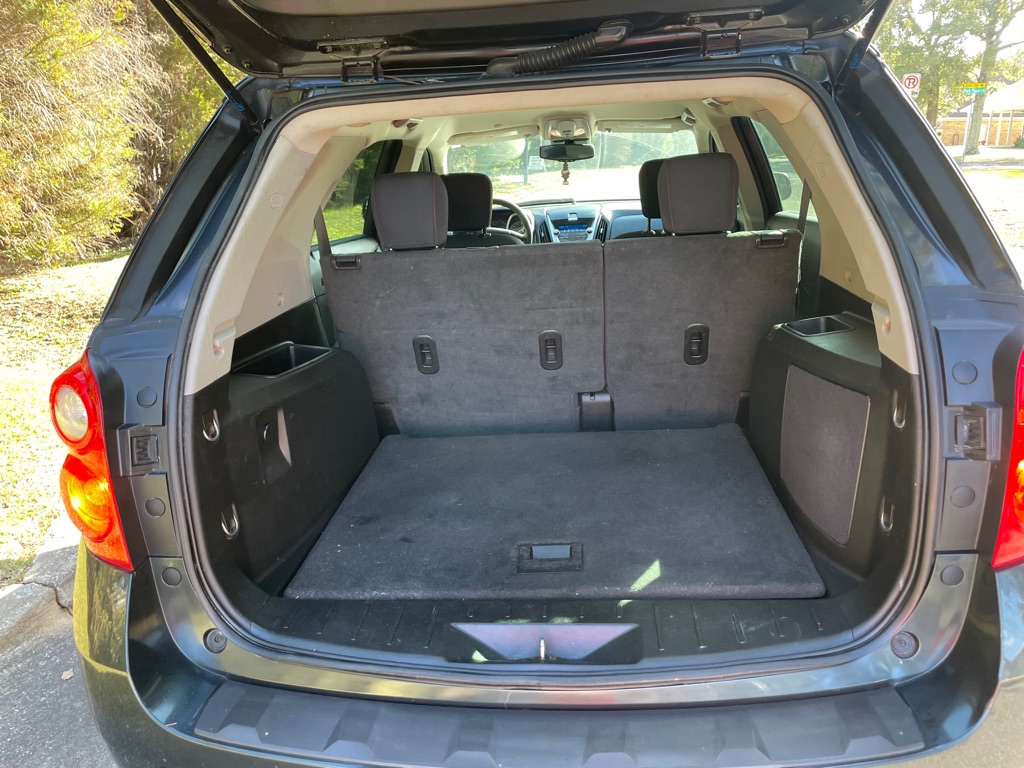 Photo 7 of this CHEVROLET EQUINOX