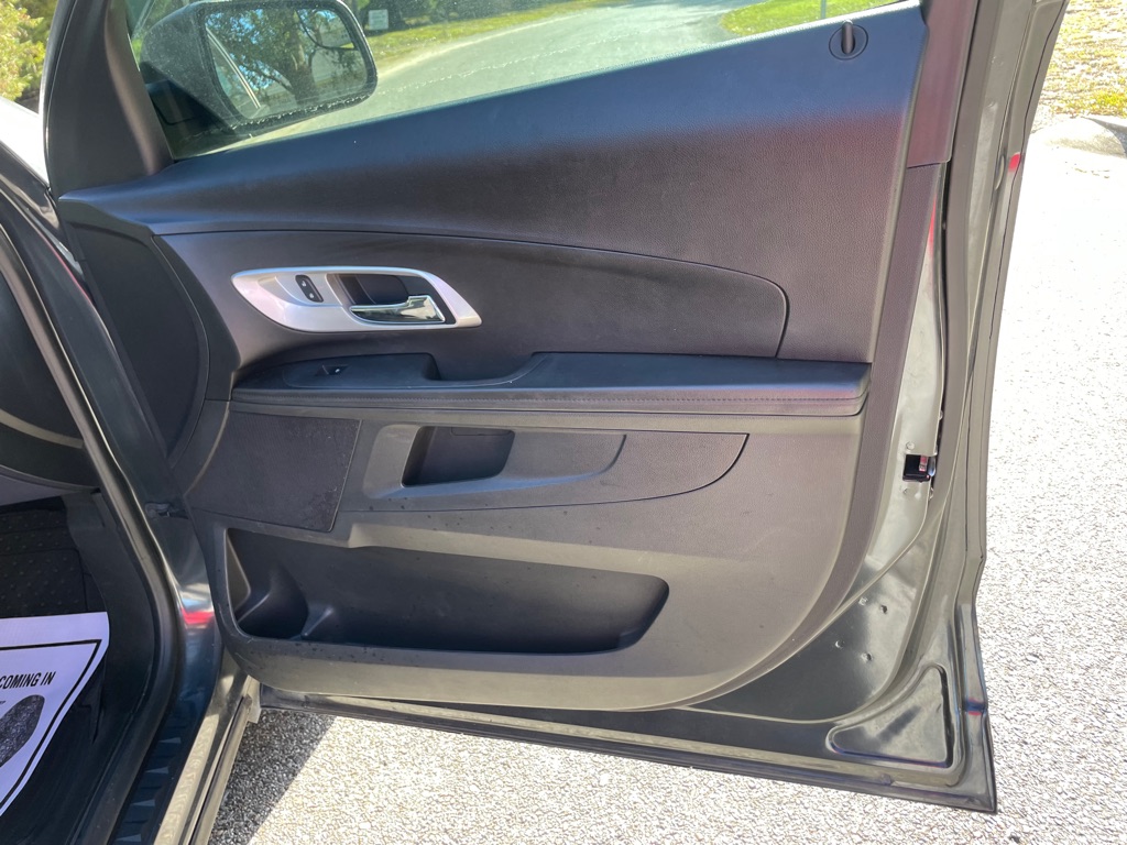 Photo 16 of this CHEVROLET EQUINOX