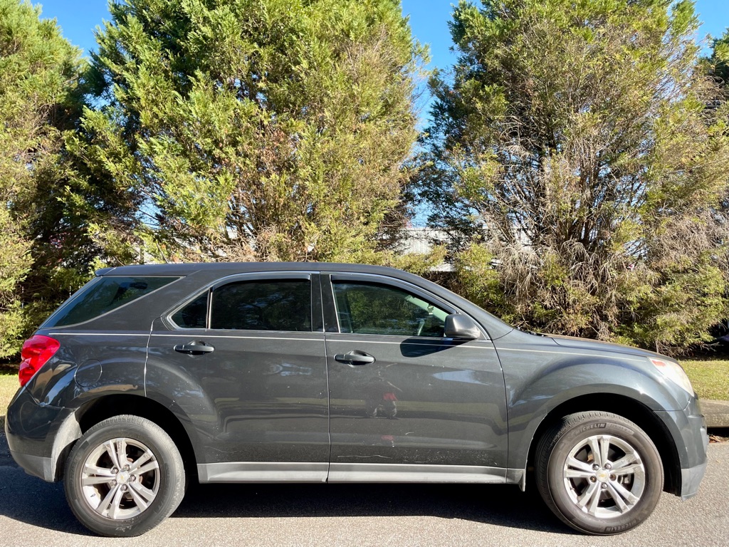 Photo 5 of this CHEVROLET EQUINOX