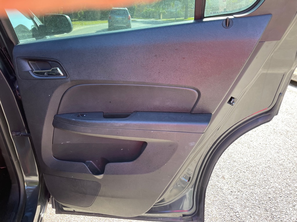 Photo 13 of this CHEVROLET EQUINOX