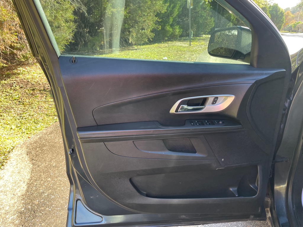Photo 9 of this CHEVROLET EQUINOX