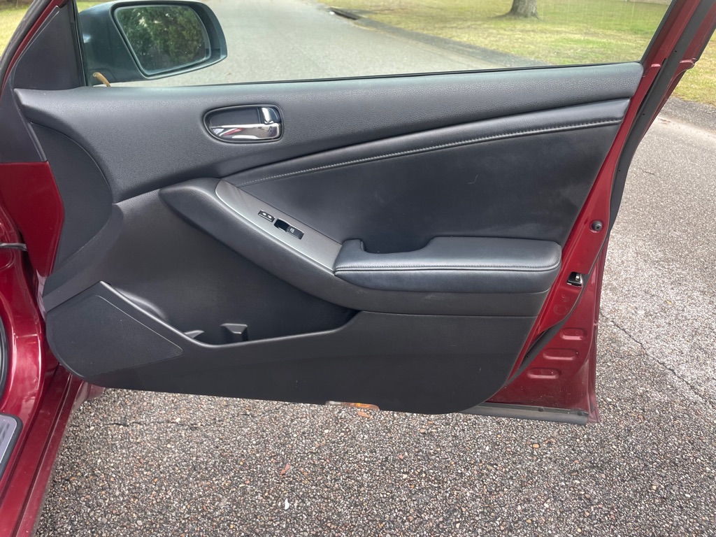 Photo 15 of this NISSAN ALTIMA