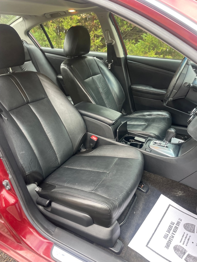 Photo 14 of this NISSAN ALTIMA