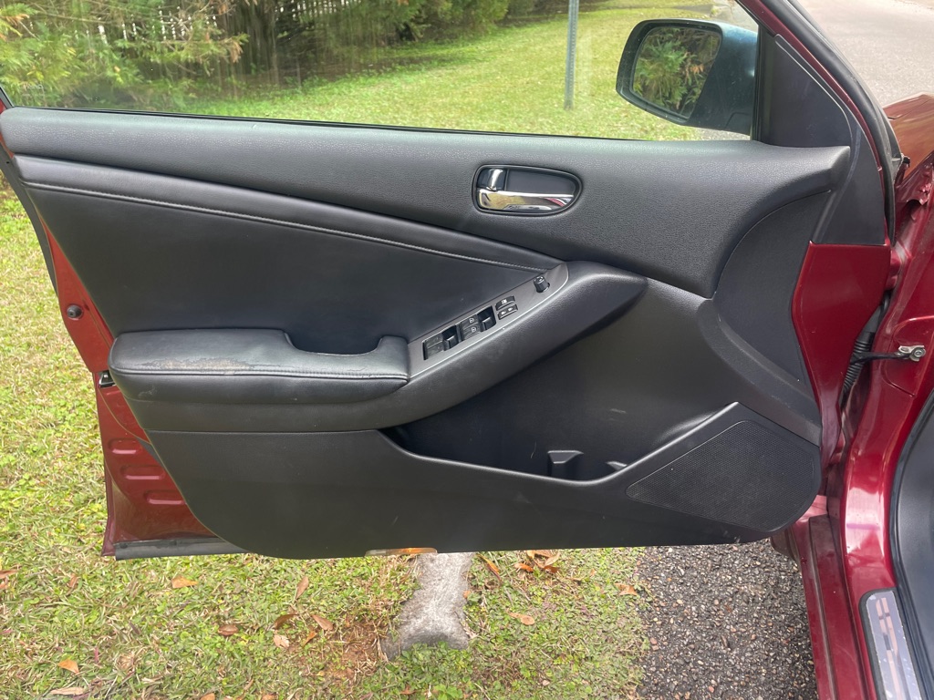 Photo 9 of this NISSAN ALTIMA