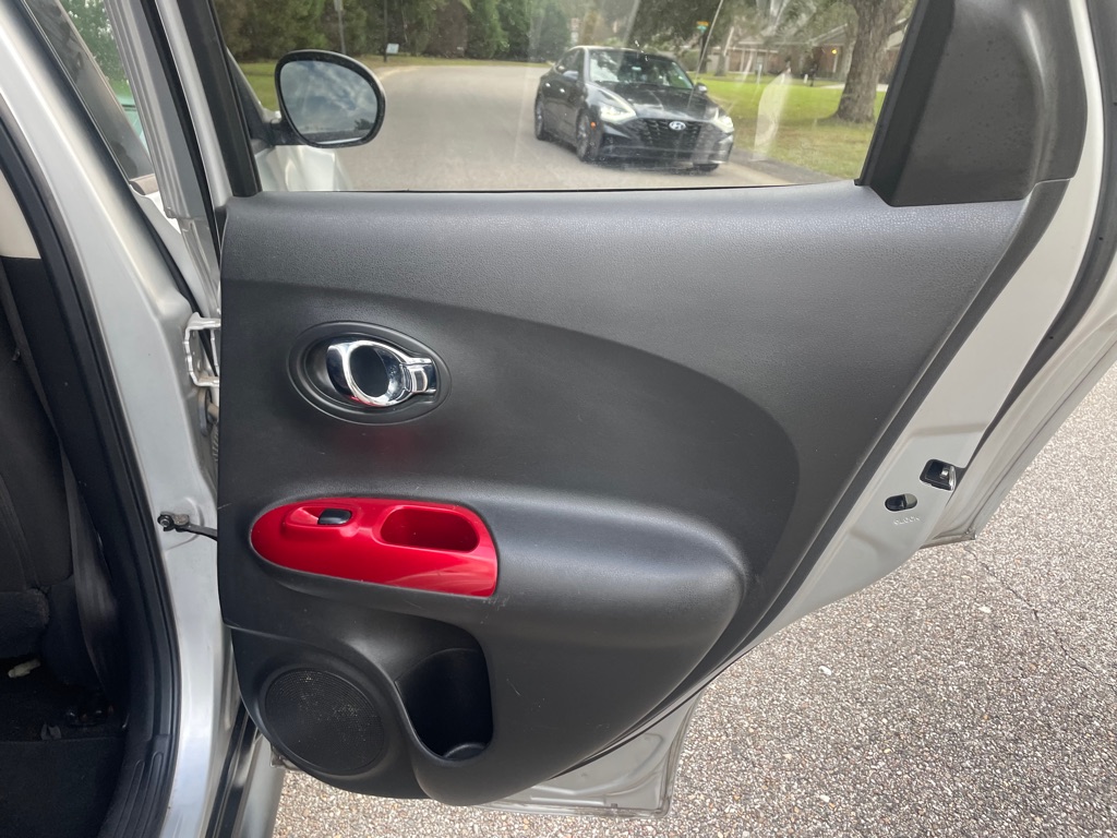 Photo 14 of this NISSAN JUKE