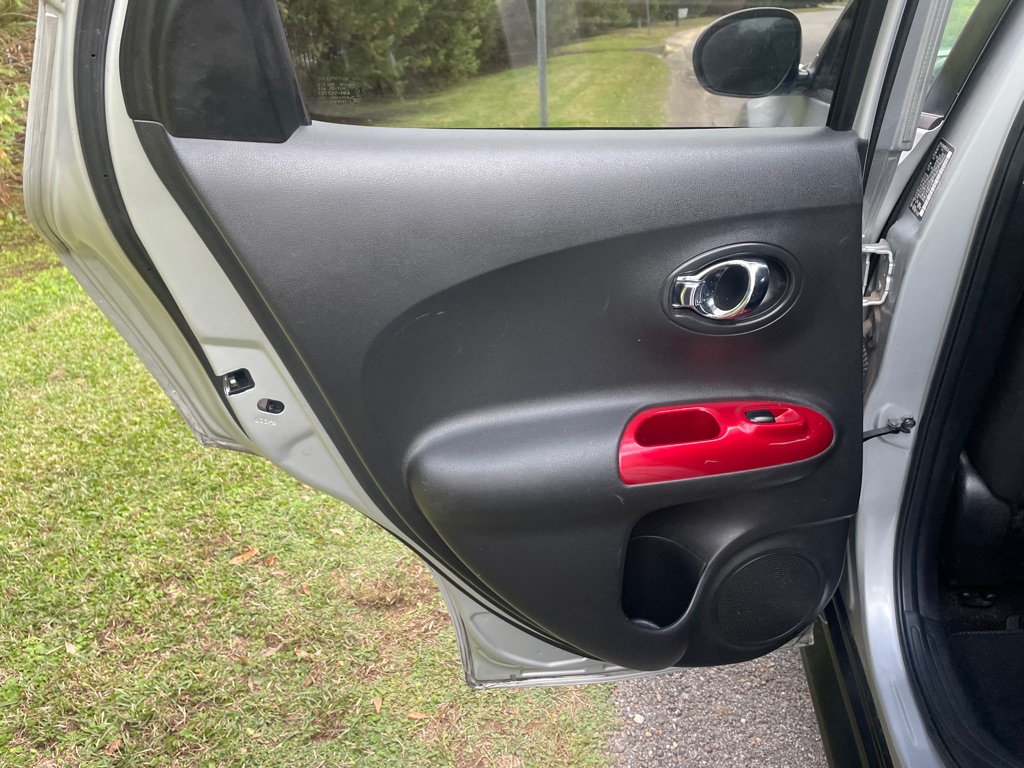 Photo 11 of this NISSAN JUKE