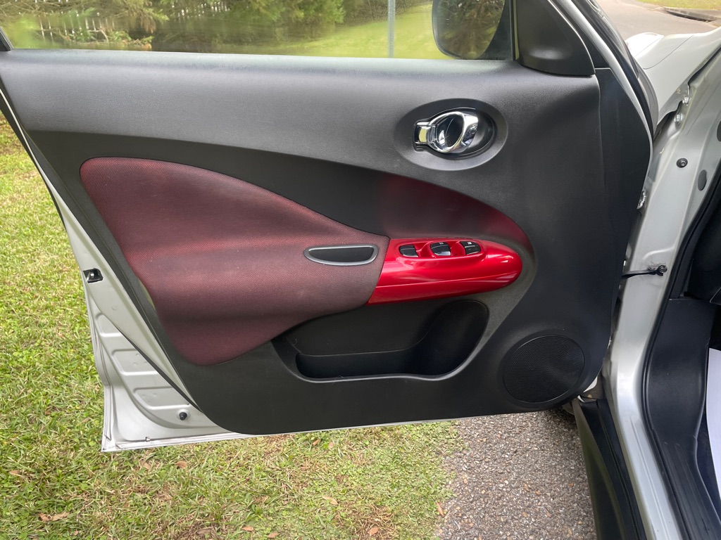 Photo 9 of this NISSAN JUKE