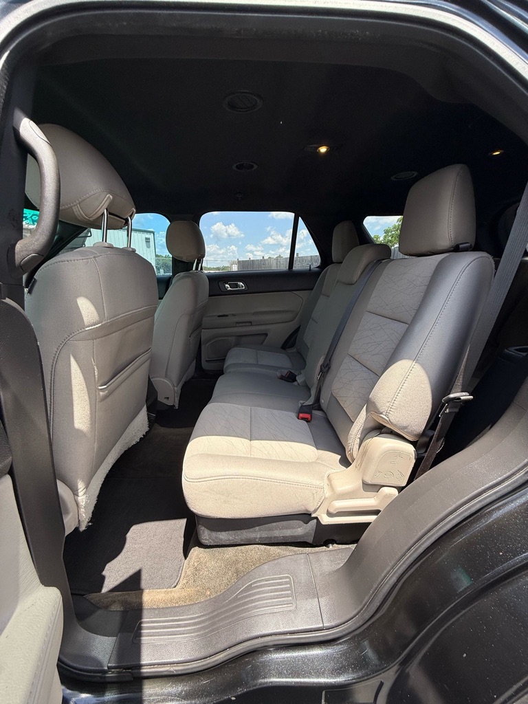 Photo 17 of this FORD EXPLORER