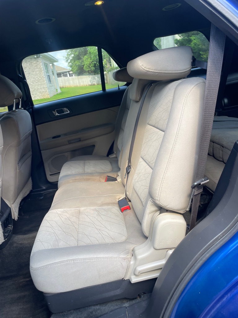 Photo 10 of this FORD EXPLORER