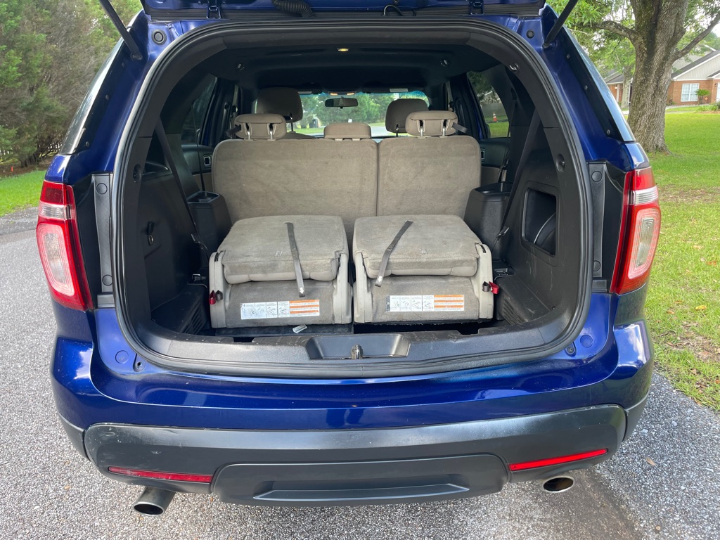 Photo 13 of this FORD EXPLORER