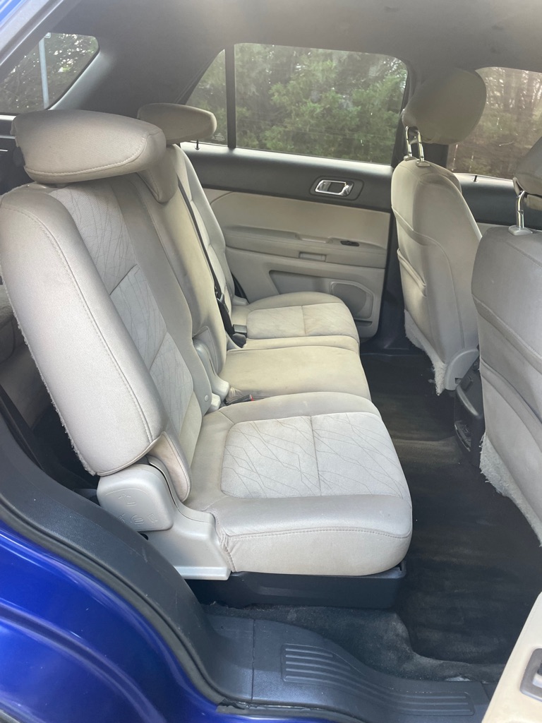Photo 14 of this FORD EXPLORER