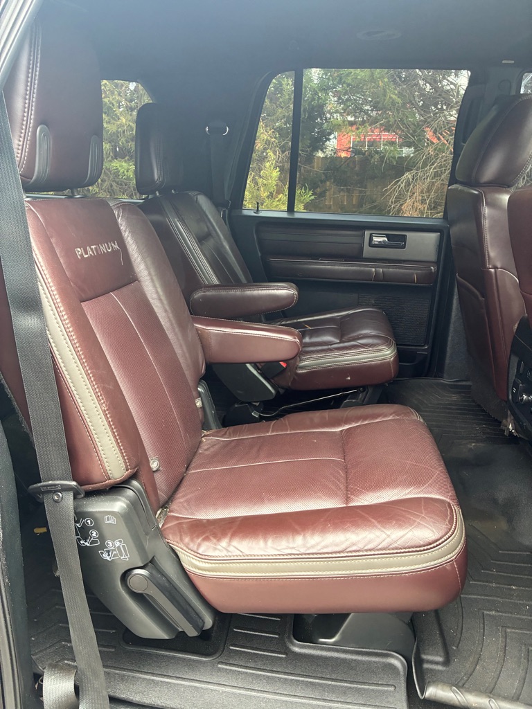 Photo 15 of this FORD EXPEDITION EL