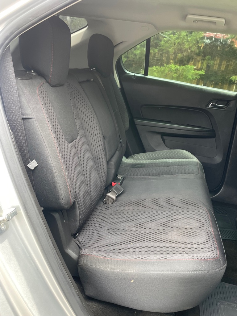 Photo 14 of this CHEVROLET EQUINOX