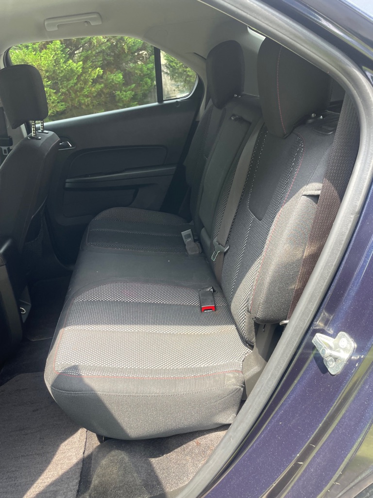 Photo 10 of this CHEVROLET EQUINOX