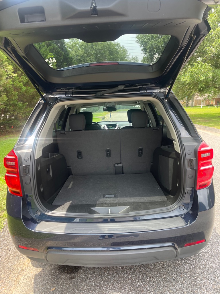 Photo 7 of this CHEVROLET EQUINOX
