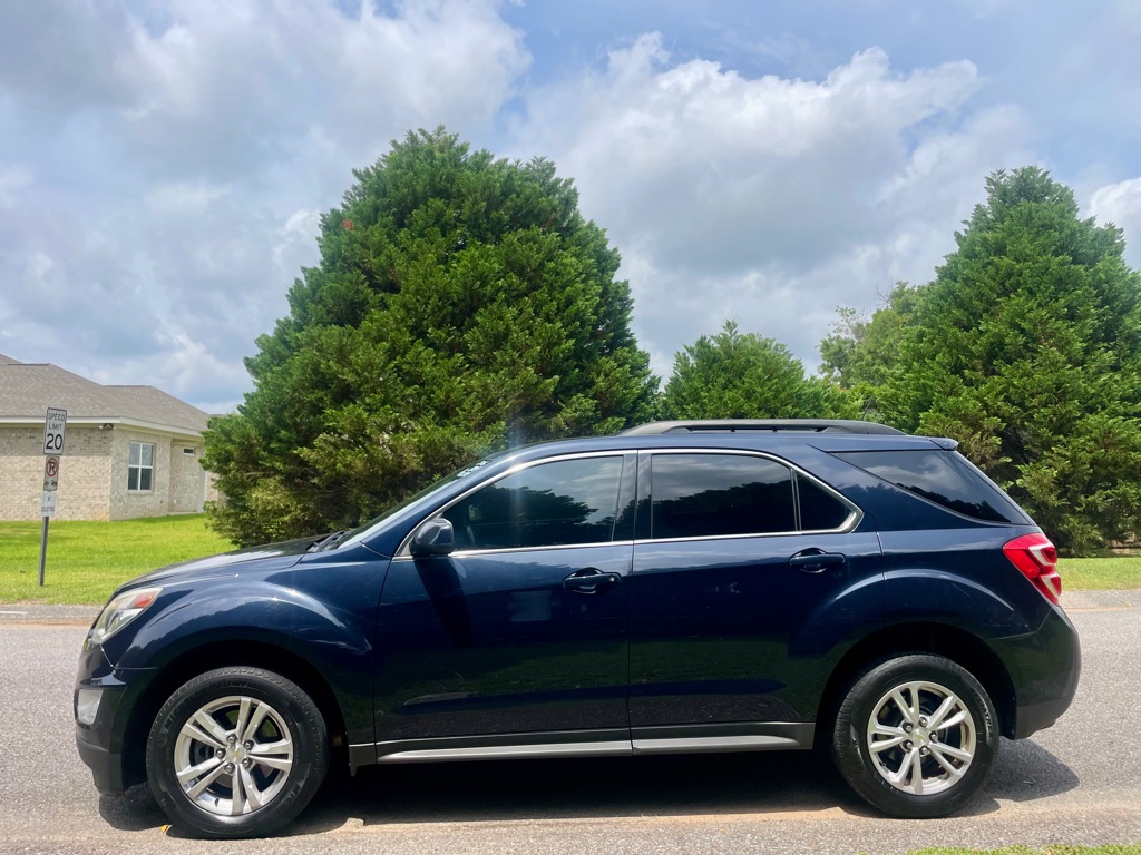 Photo 3 of this CHEVROLET EQUINOX