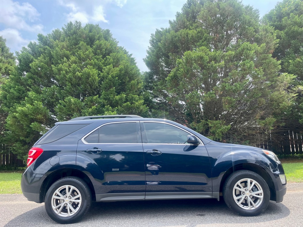Photo 6 of this CHEVROLET EQUINOX