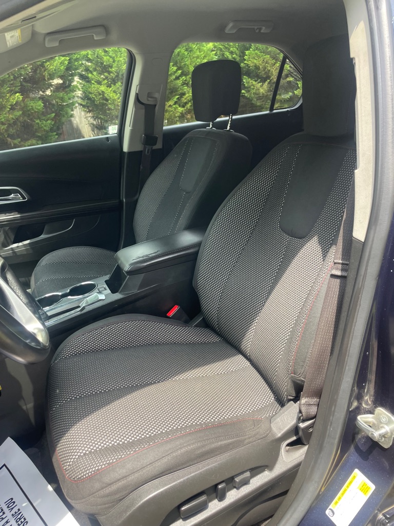 Photo 8 of this CHEVROLET EQUINOX
