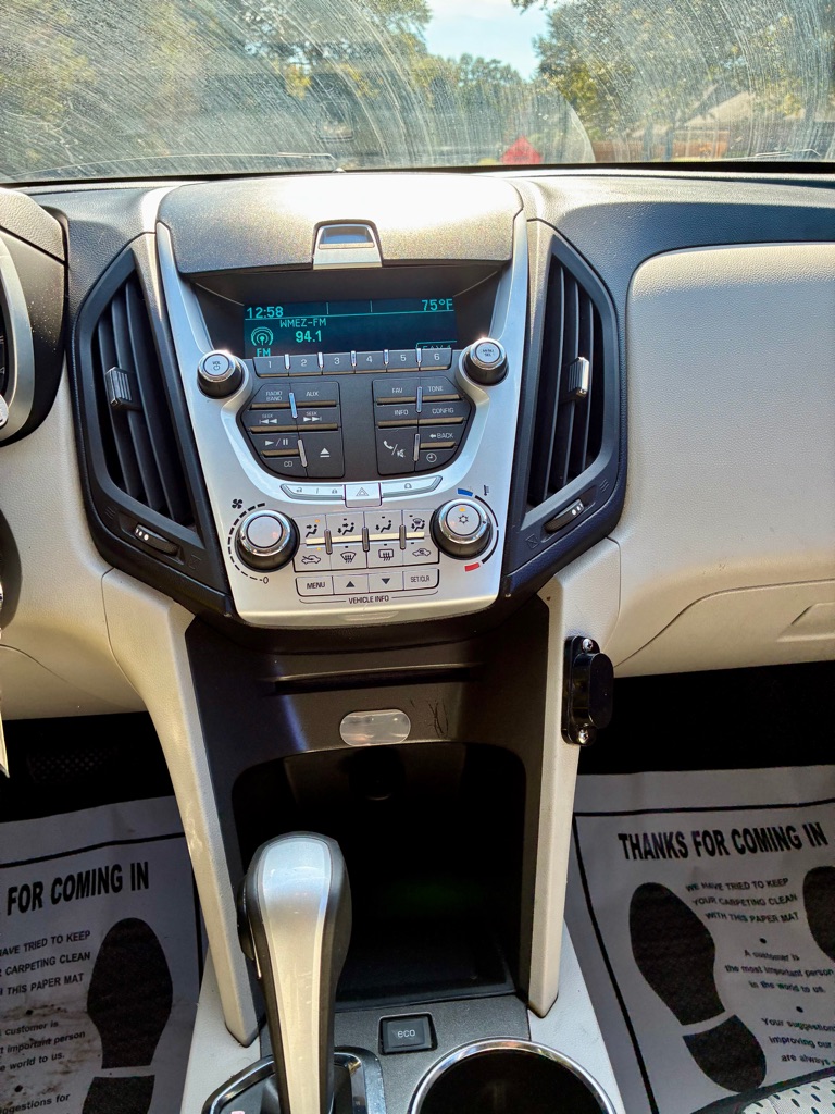 Photo 13 of this CHEVROLET EQUINOX