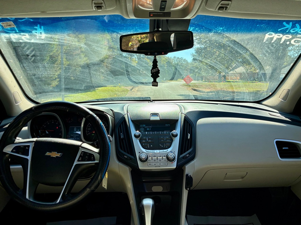 Photo 12 of this CHEVROLET EQUINOX