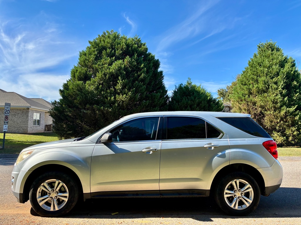 Photo 3 of this CHEVROLET EQUINOX