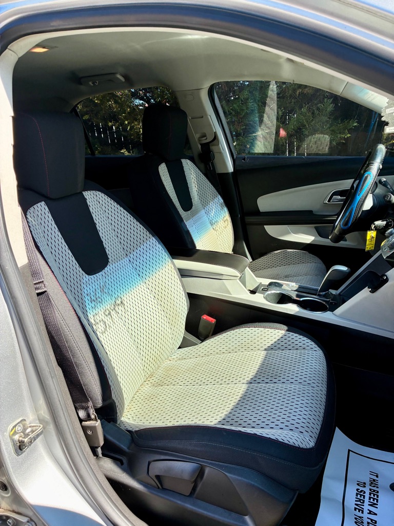 Photo 17 of this CHEVROLET EQUINOX