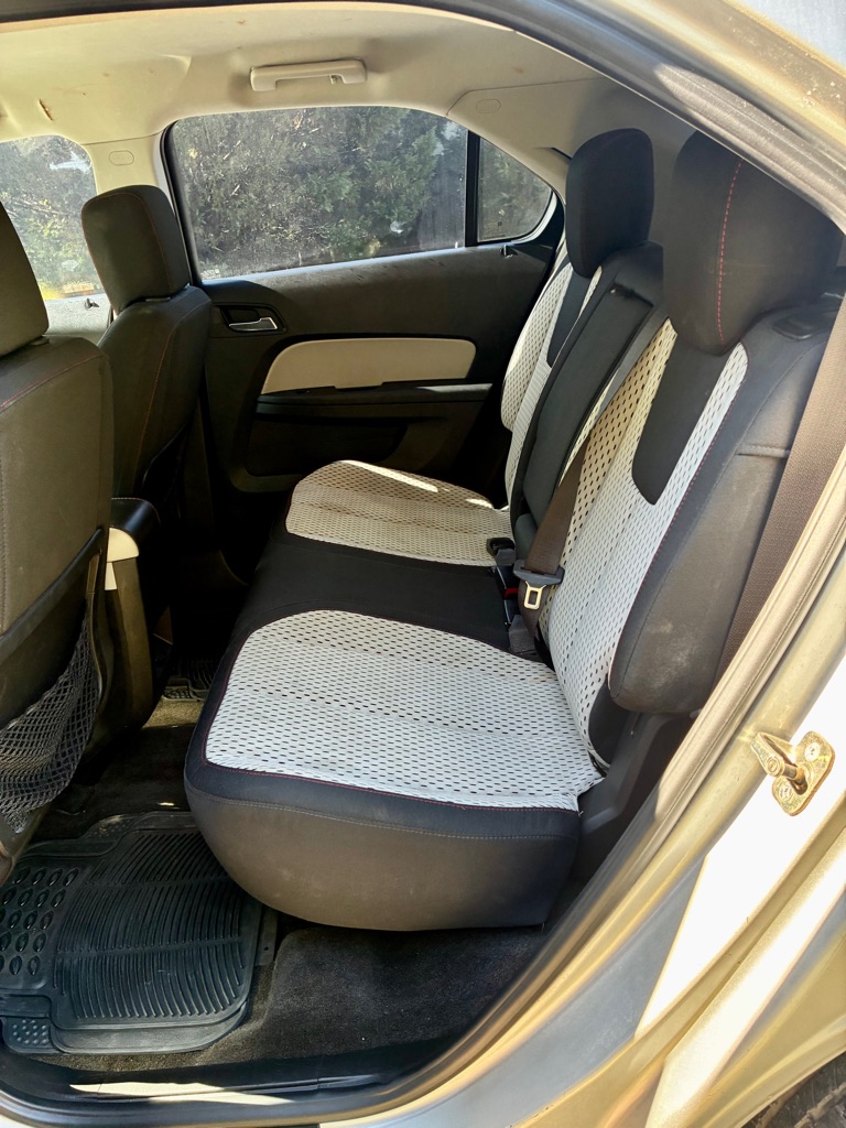 Photo 10 of this CHEVROLET EQUINOX