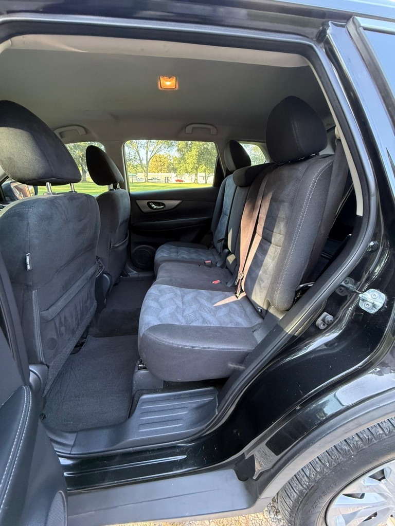 Photo 18 of this NISSAN ROGUE
