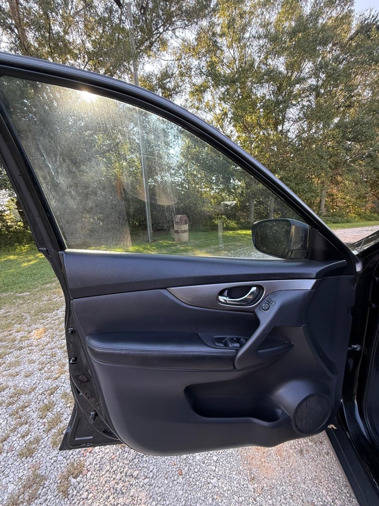 Photo 9 of this NISSAN ROGUE