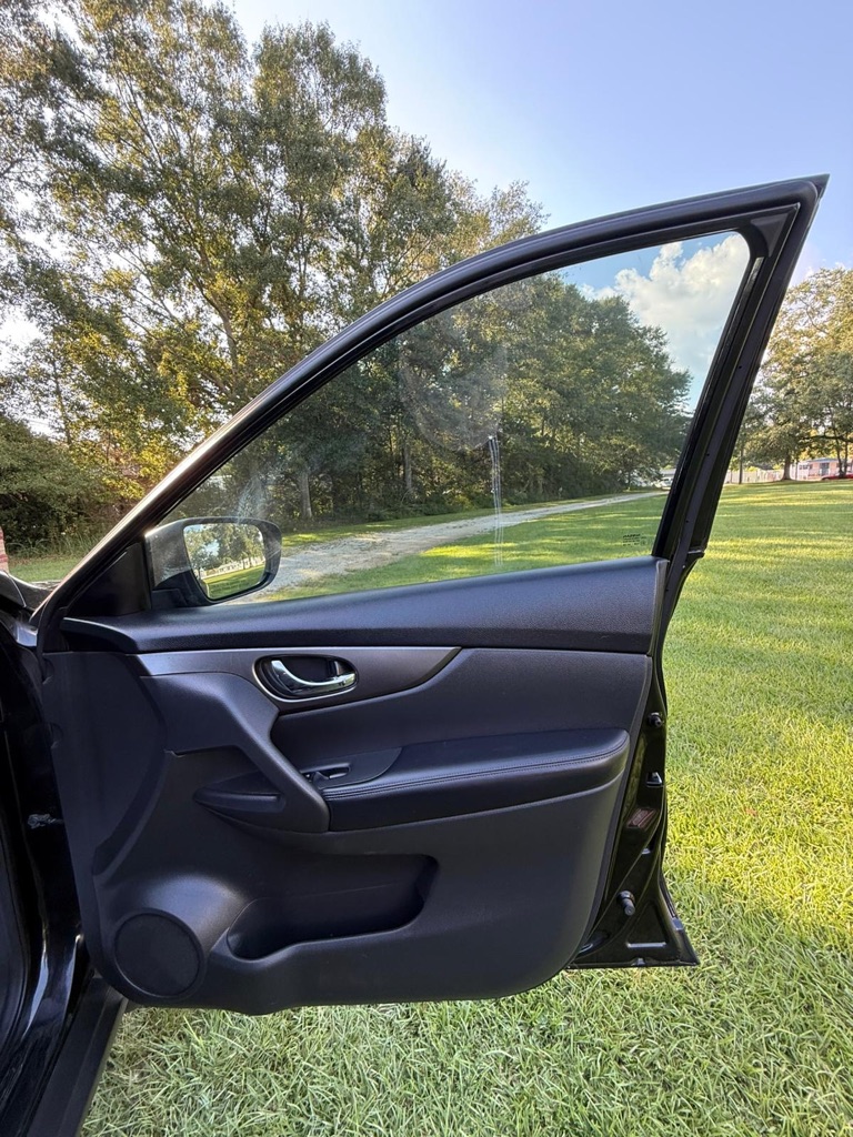 Photo 19 of this NISSAN ROGUE