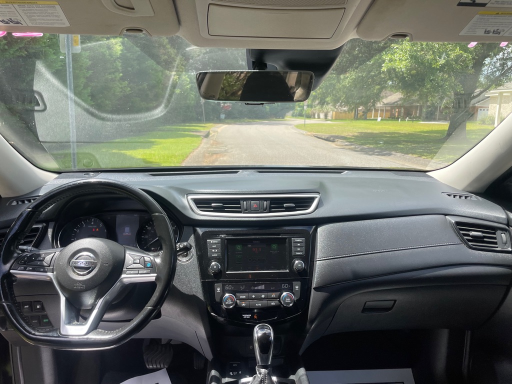Photo 16 of this NISSAN ROGUE