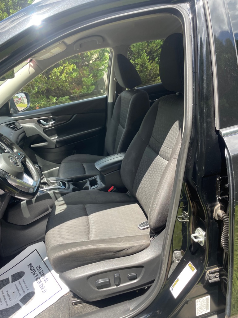 Photo 14 of this NISSAN ROGUE