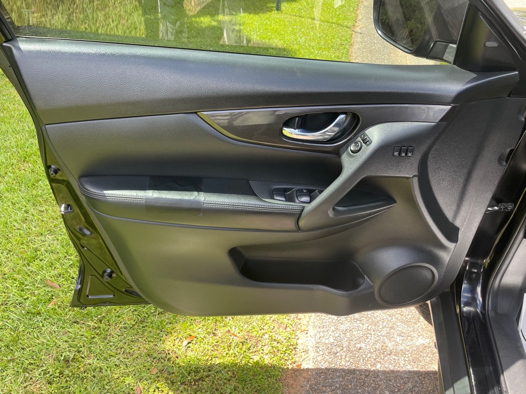 Photo 15 of this NISSAN ROGUE