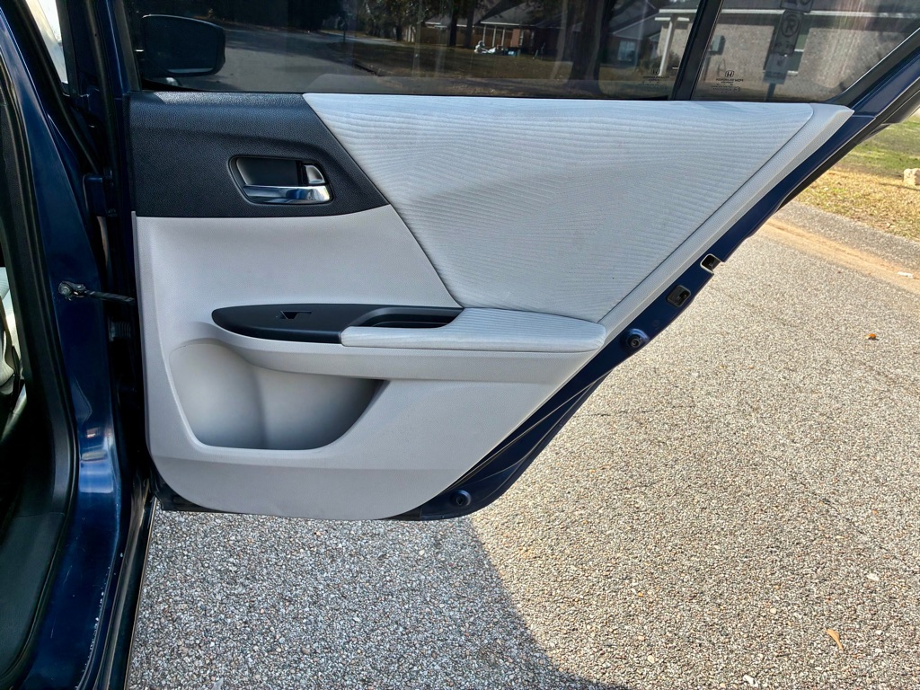 Photo 16 of this HONDA ACCORD