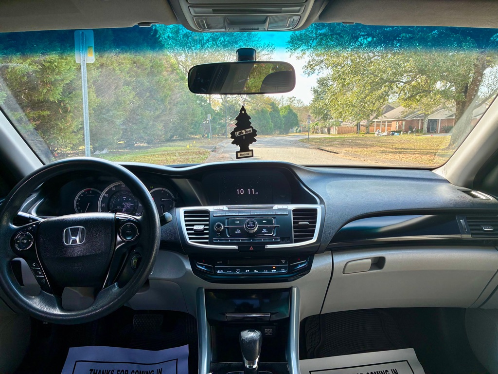 Photo 13 of this HONDA ACCORD