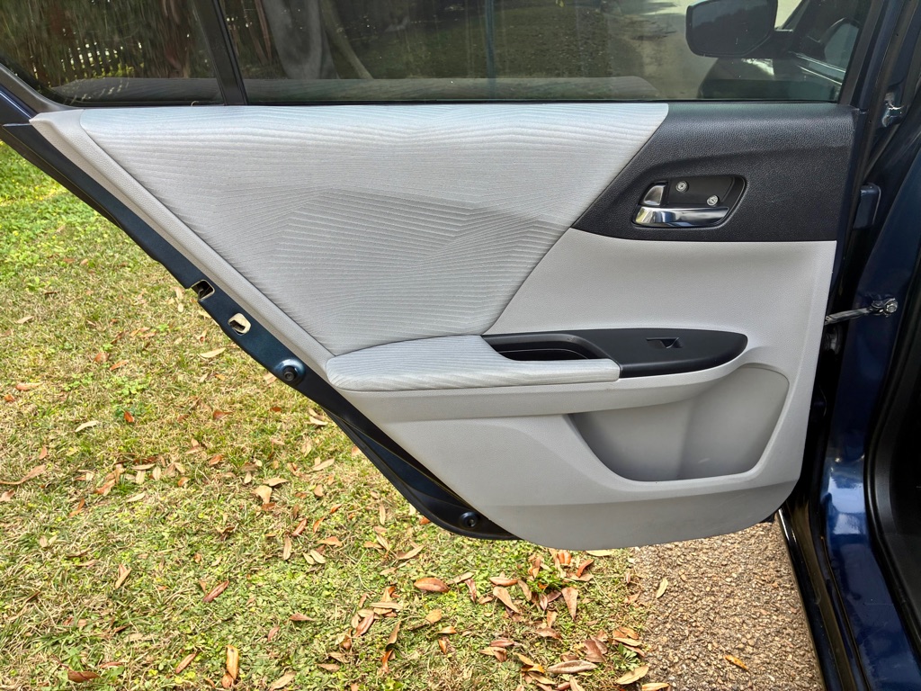 Photo 12 of this HONDA ACCORD