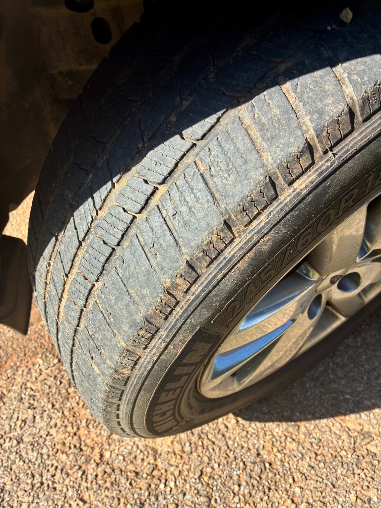 Photo 19 of this FORD EDGE