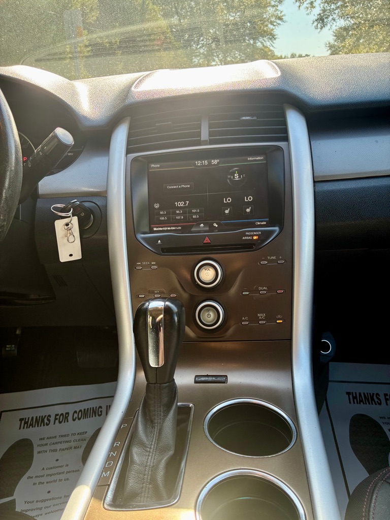 Photo 13 of this FORD EDGE