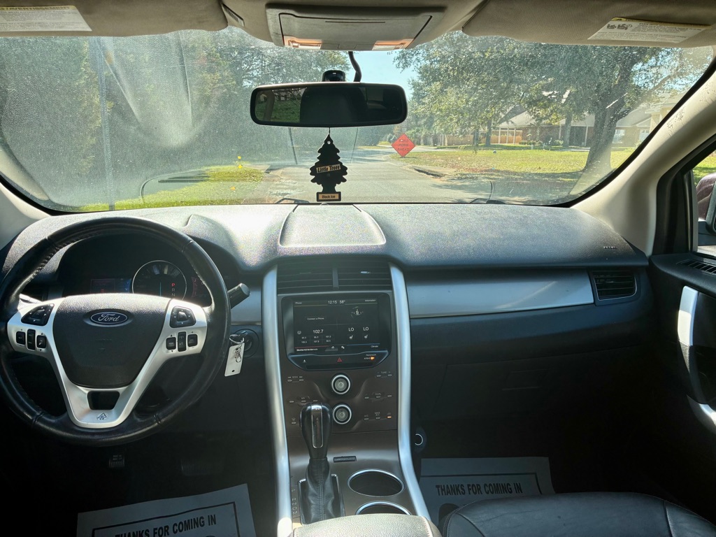 Photo 12 of this FORD EDGE