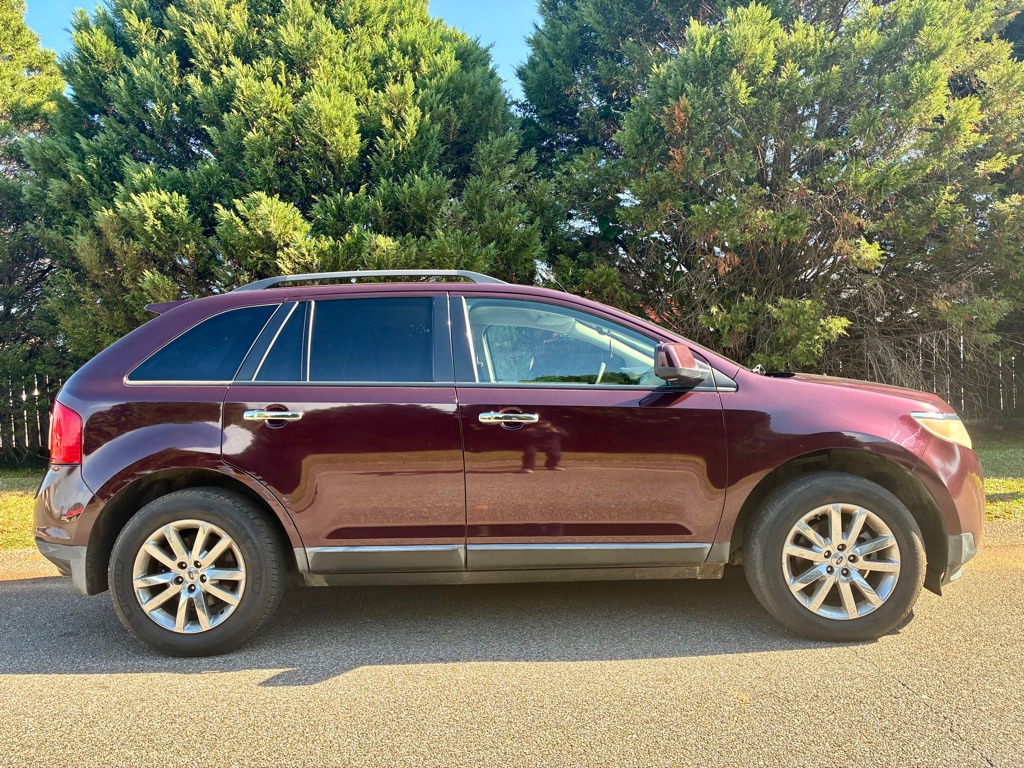 Photo 7 of this FORD EDGE