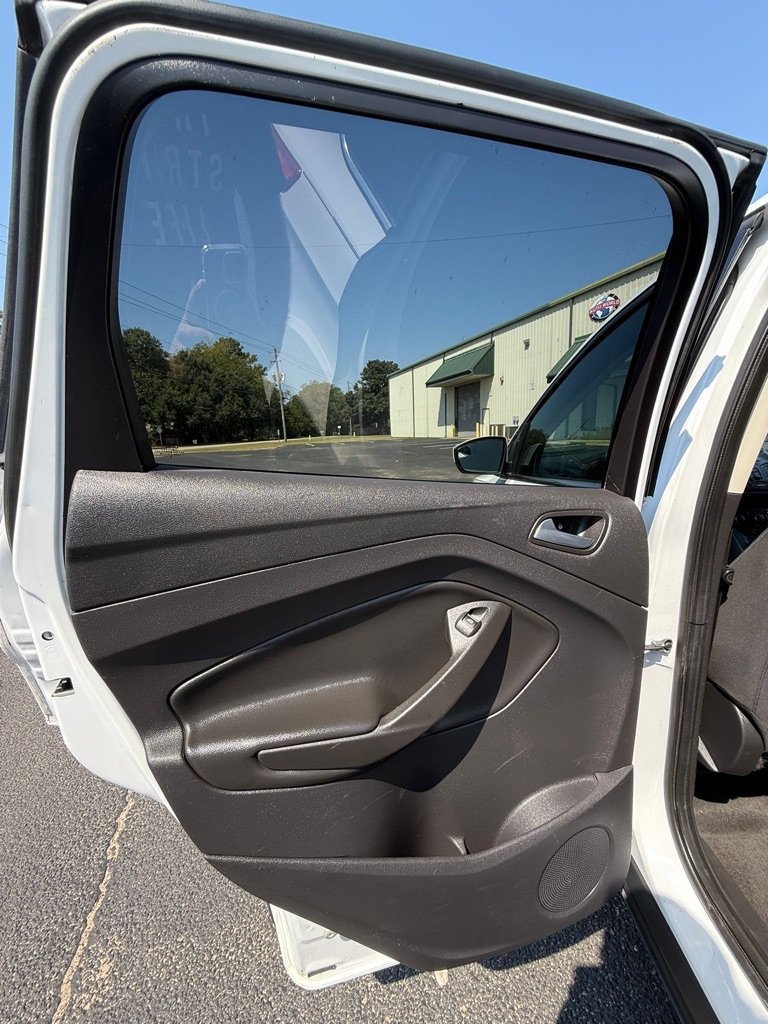 Photo 15 of this FORD ESCAPE