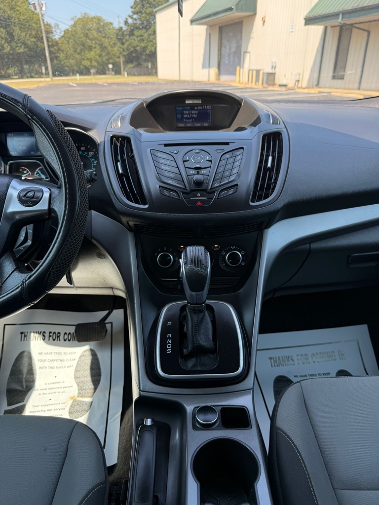 Photo 17 of this FORD ESCAPE