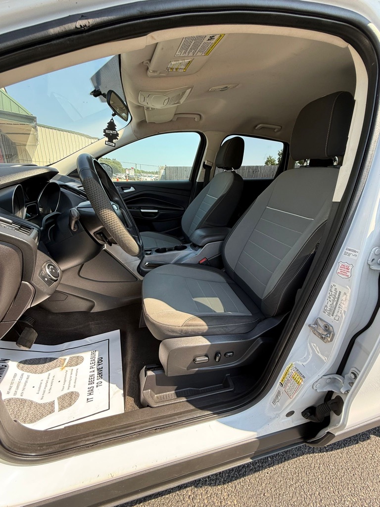 Photo 9 of this FORD ESCAPE