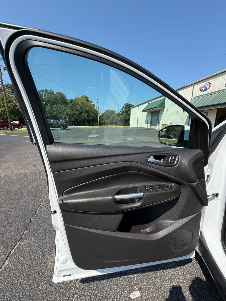 Photo 20 of this FORD ESCAPE