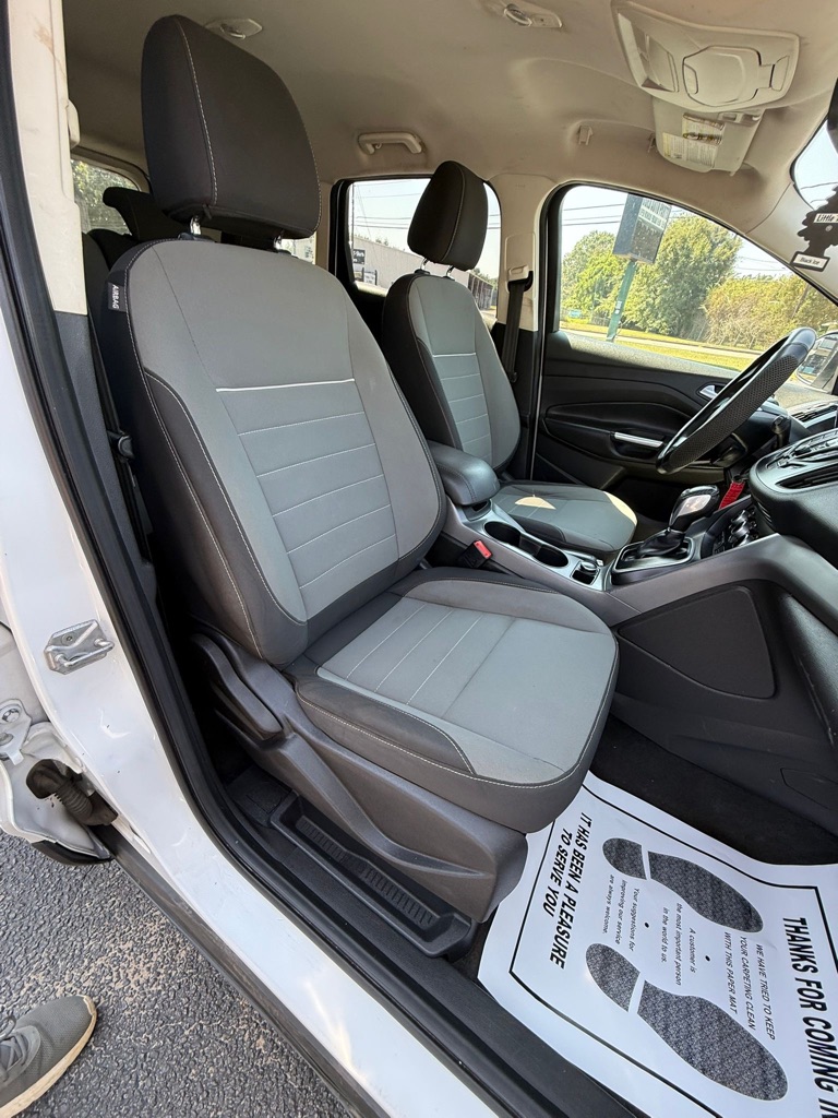 Photo 12 of this FORD ESCAPE