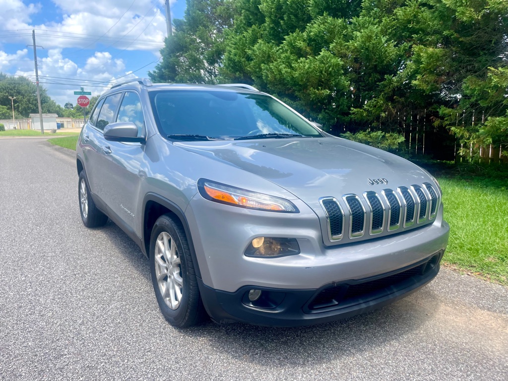 Photo 21 of this JEEP CHEROKEE