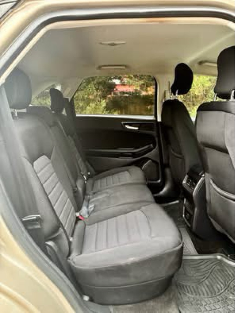Photo 11 of this FORD EDGE