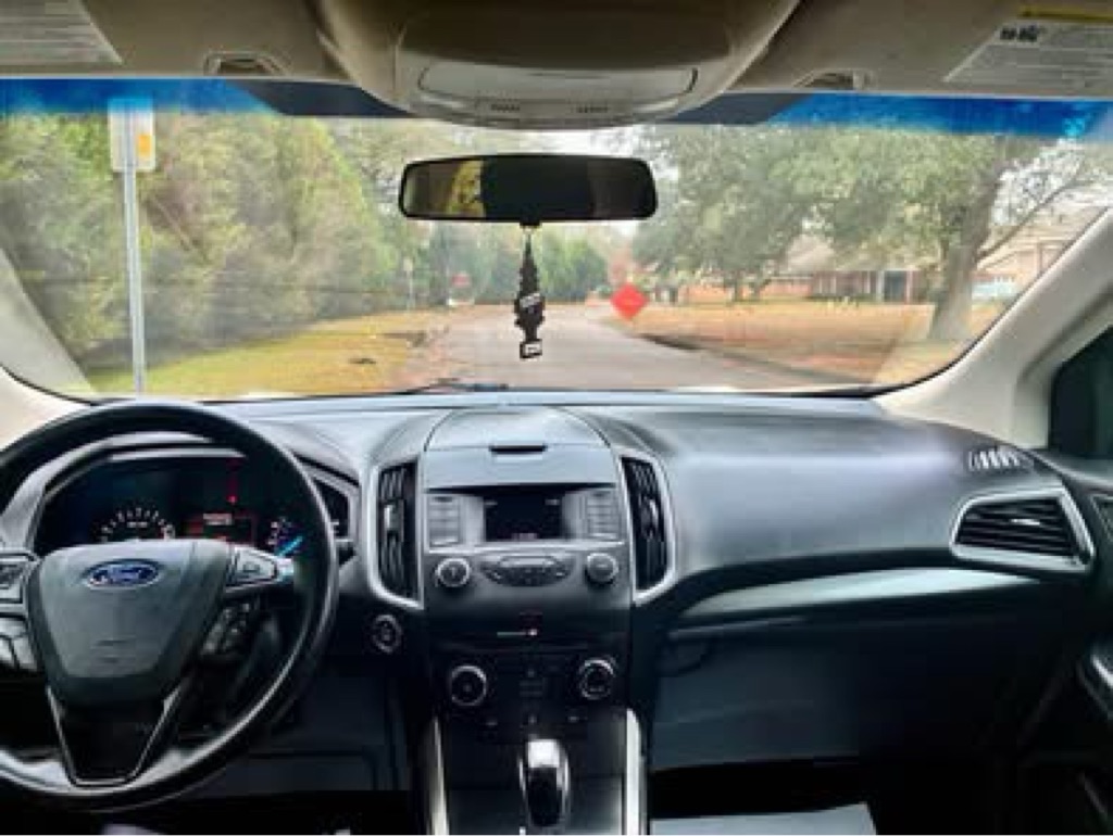 Photo 15 of this FORD EDGE