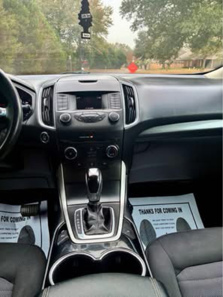 Photo 16 of this FORD EDGE