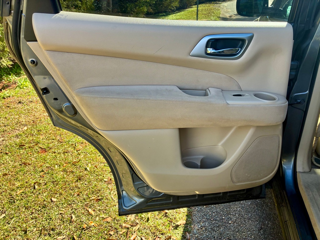 Photo 11 of this NISSAN PATHFINDER